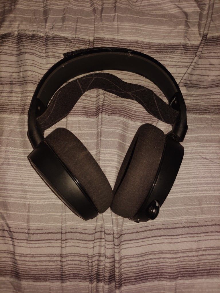 Steelseries Arctis 7+ Wireless Gaming Headset