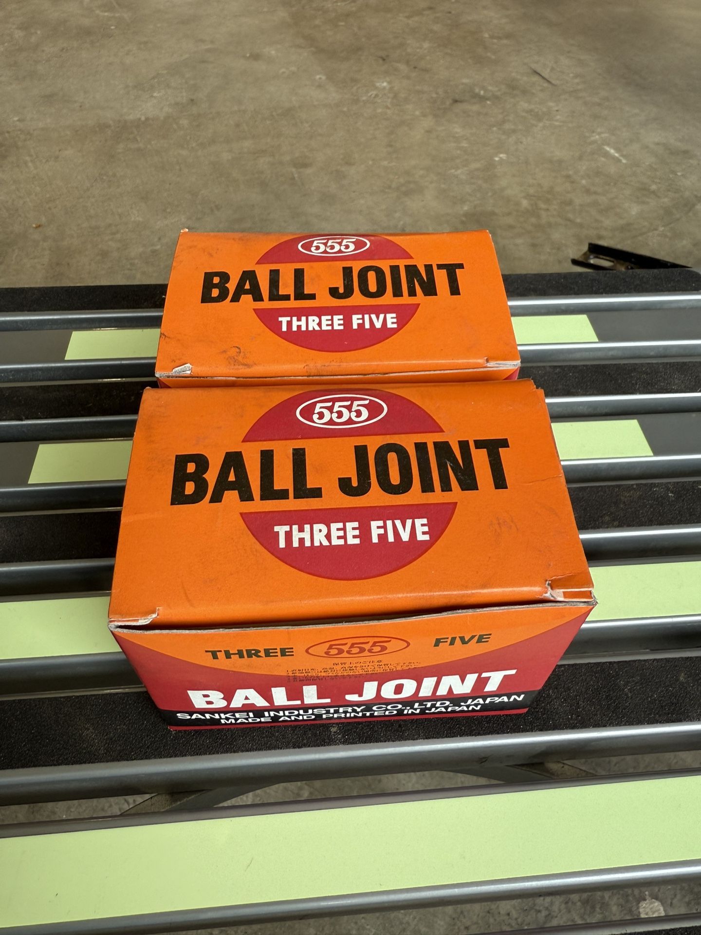 Band new 555 SB-3841 High-Performance Ball Joint for Lexus and Toyota