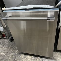Stainless Steel Thermador Dishwasher Emerald Series
