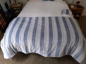 VCNY 3- piece Full/Queen Comforter Set