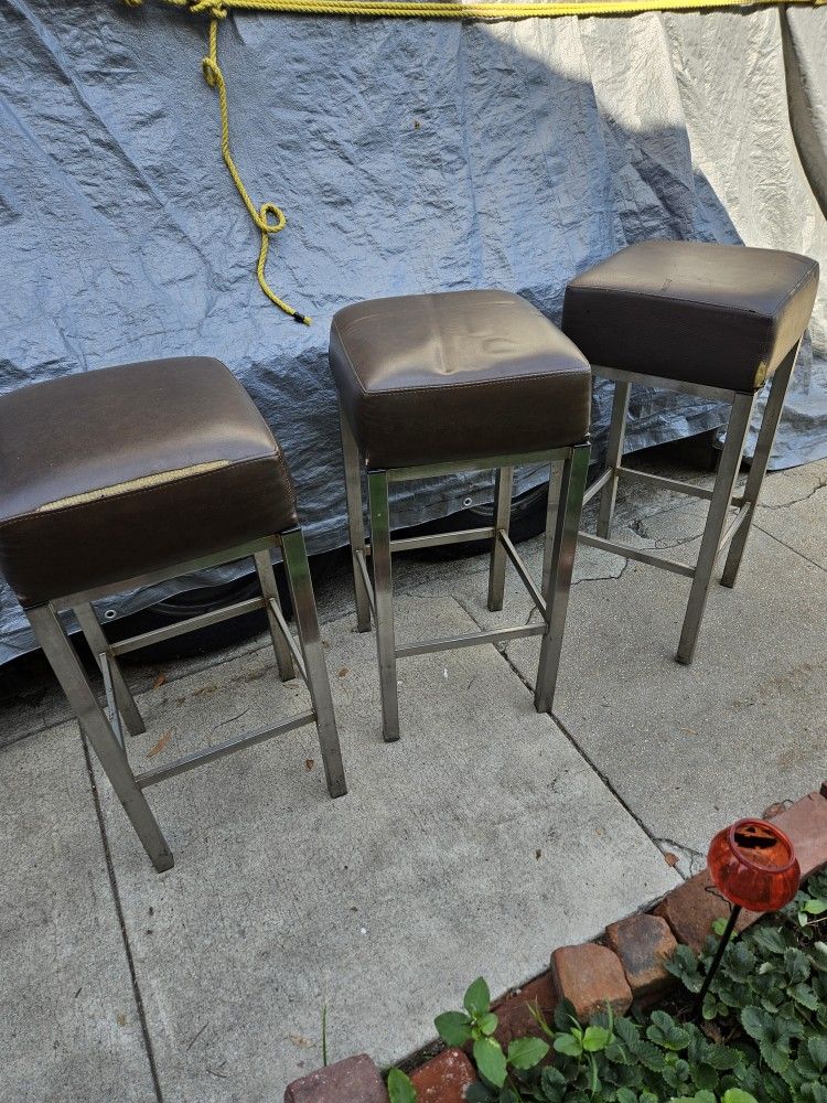 3 Bar Stools