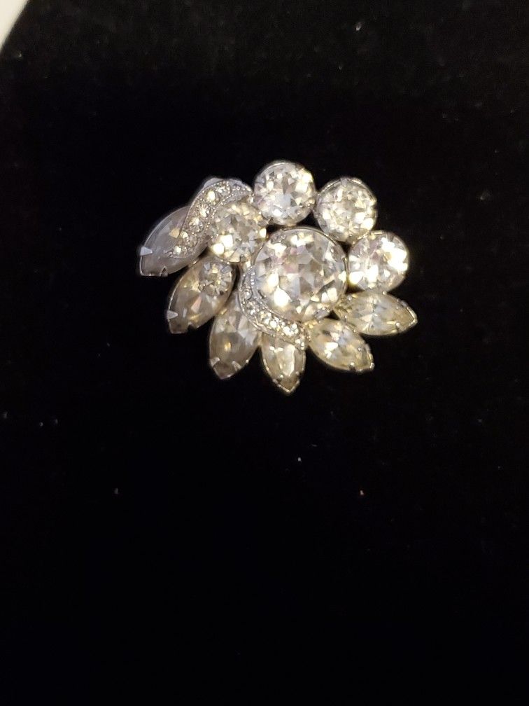 Eisenberg Silvertone With Clear Rhinestones Brooch. 