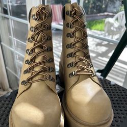 MUDD Boots -style Marcus - Size 7.5 Women’s