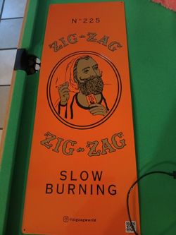 ZIGZAG METAL SIGN