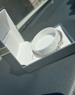 Women’s bracelet