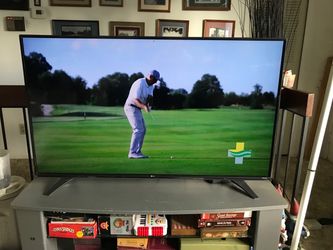 Tv LG 60UF770 plus 2 remotes $100.00