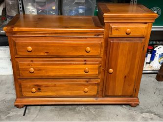 Solid Wood Dresser/Chest with Cabinet Storage