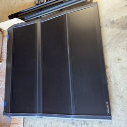 UnderCover UX42014 Ultra Flex Tonneau Cover Fits 16 to 23 Toyota Tacoma 5'2" Bed