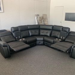 Bermuda Black LED Power Reclining Sectional /couch 