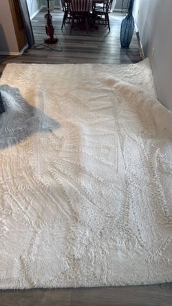 White shag rug