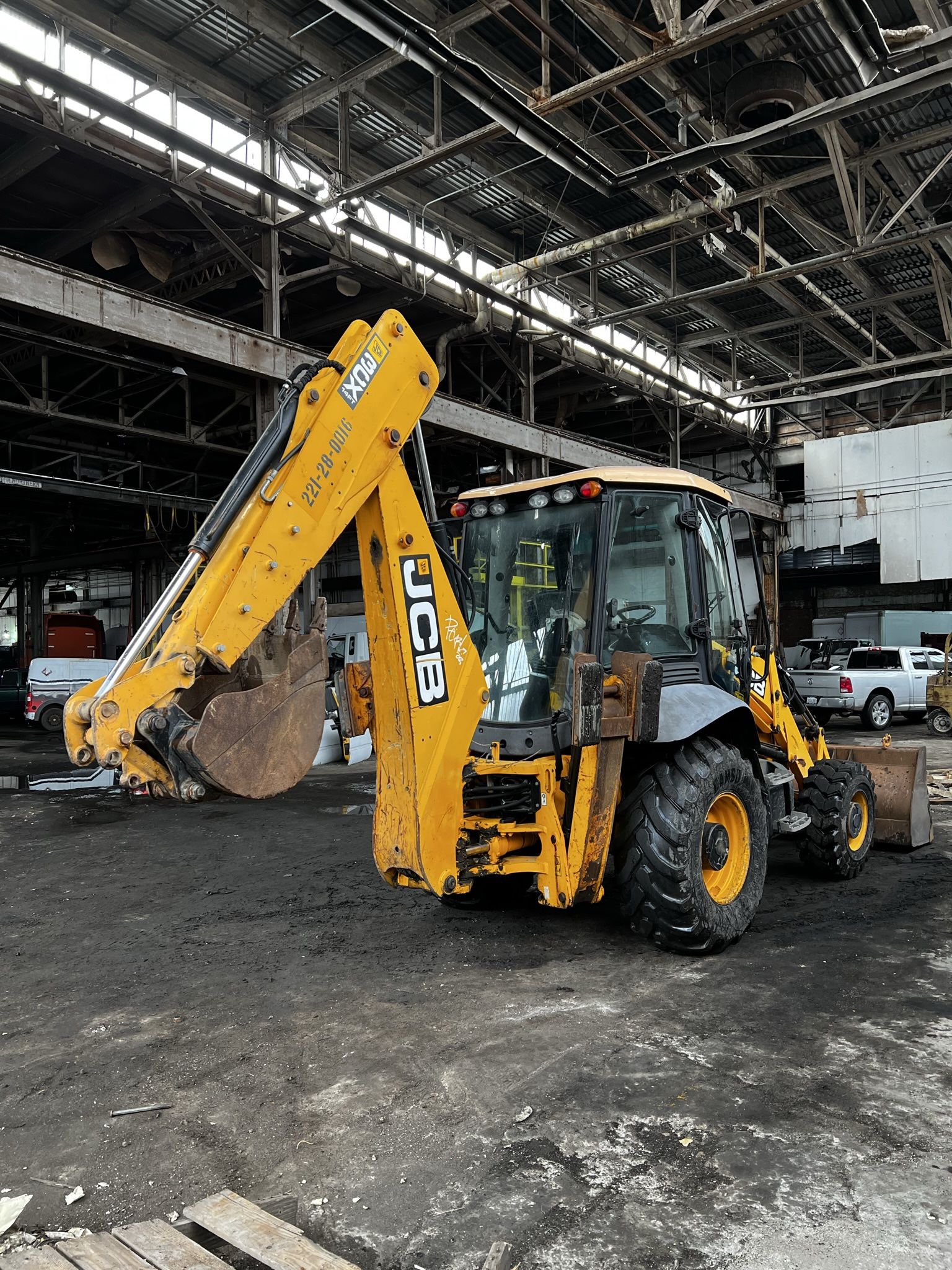 EXCAVATOR CATERPILLAR MOTOR JCB ONLY 4k HOURS