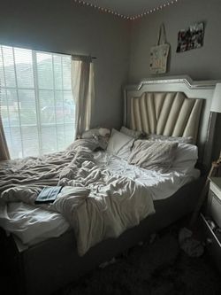 Bedroom set