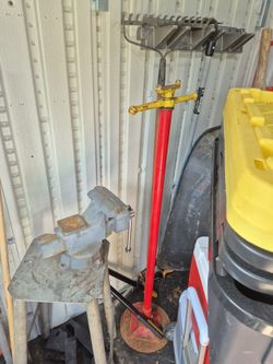 Screw Stand