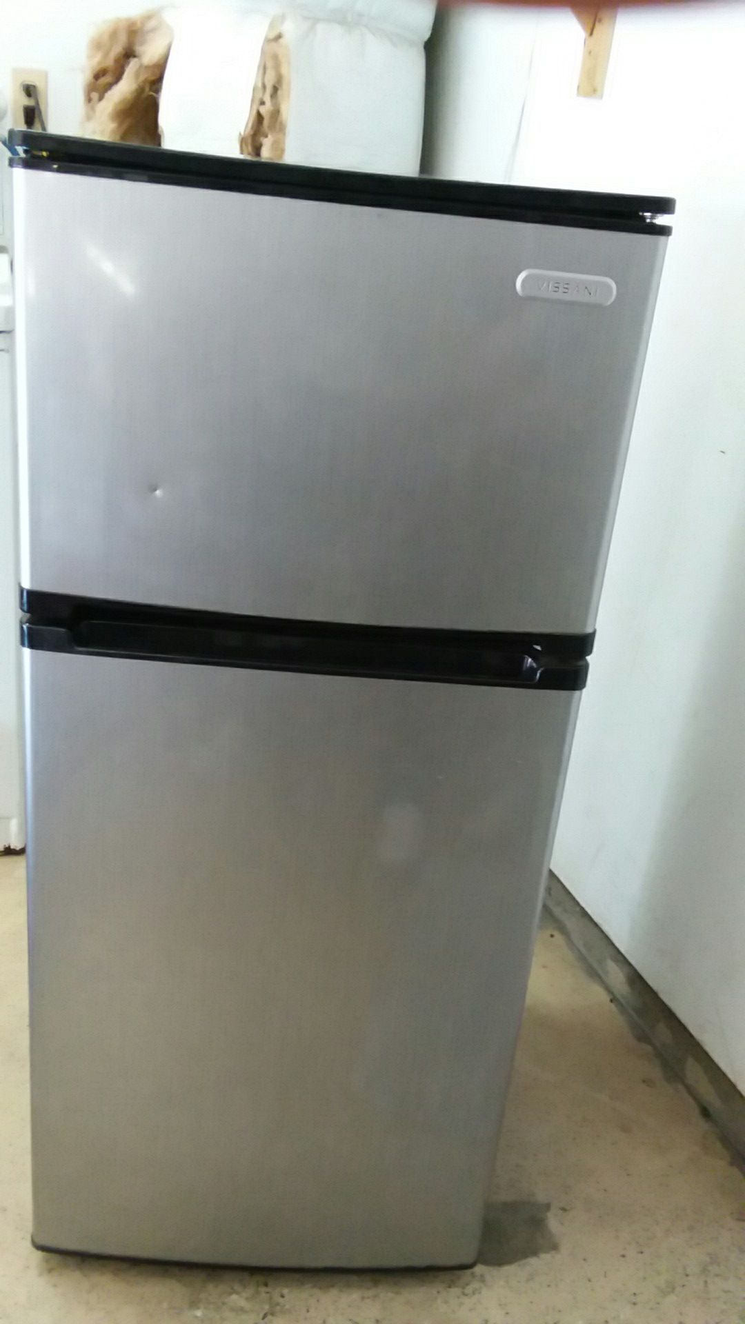 VISSANI mini fridge for Sale in Sacramento, CA OfferUp