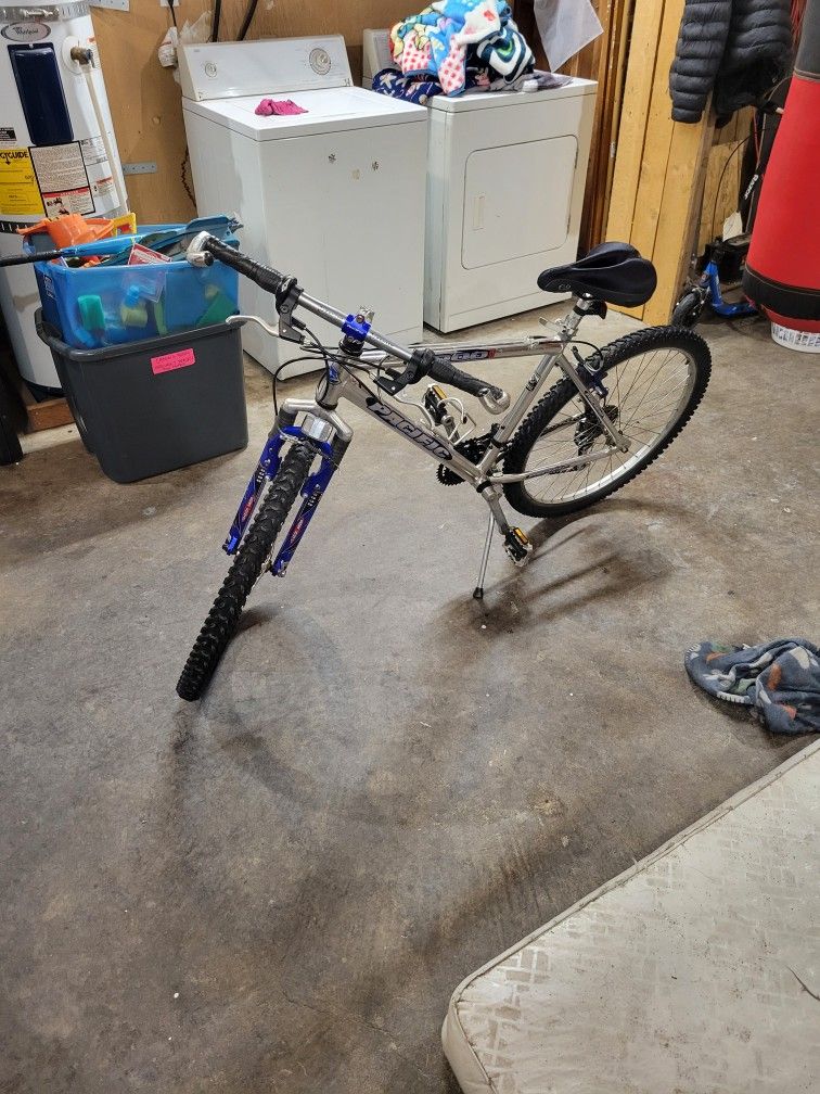 26" Inch Mens Mountain Bike