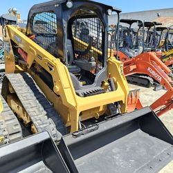 CATERPILLAR Skid Steer 239D3 2019