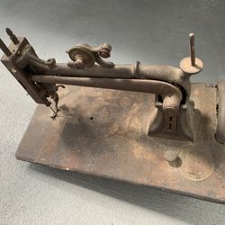 Antique Hand Cranked Sewing Machine 