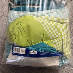 Roxy Queen comforter and sheets 