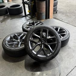 20inch Dodge Challenger original wheels and tire for sale 5×115
