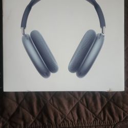 AirPods Max With Smart Case