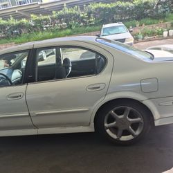 Nissan Maxima  2001