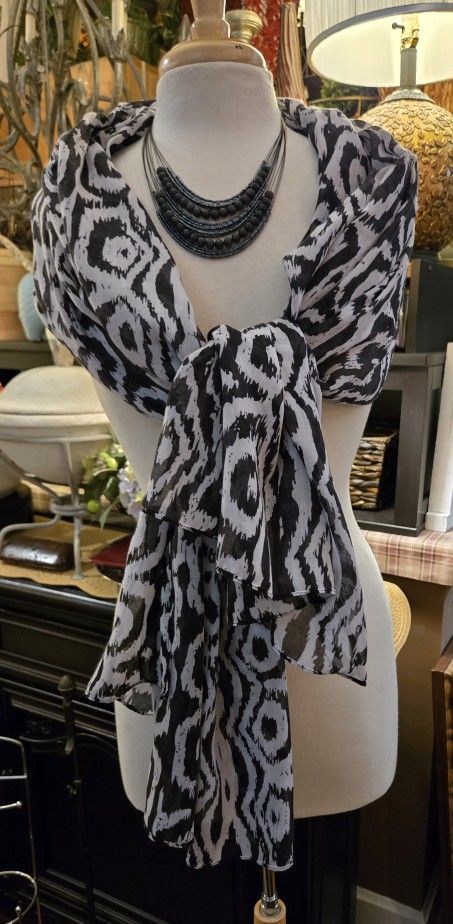 New, Lightweight Faded Glory Black & White Scarf