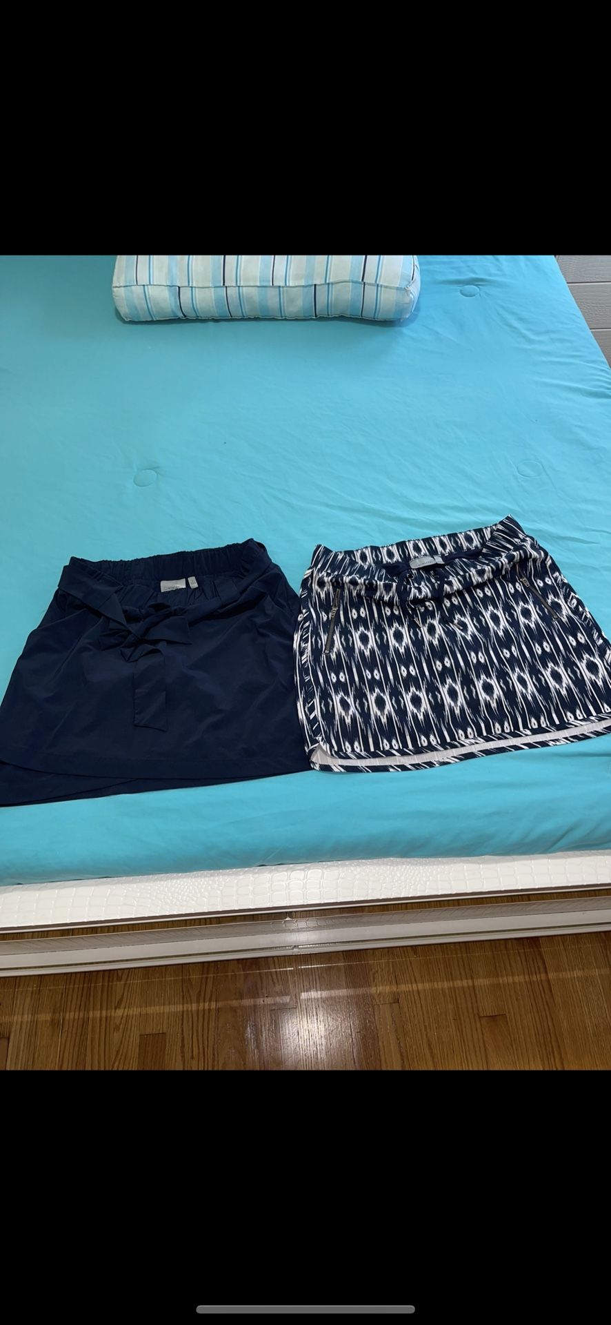 ATHLETA SKIRTS Sports whit Short 🩳 size Small Stretch, Perfect Conditions , Whit Pokets ,