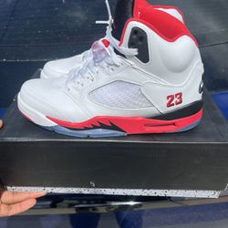 Air Jordan 5 Retro White Red Size 8.5 (Like New w/ Box) 