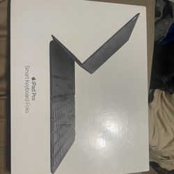 Ipad Pro 12.9 Inch Smart Keyboard Folio