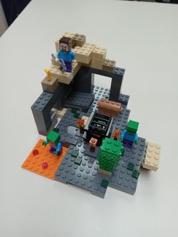 LEGO Minecraft 21119 The Dungeon