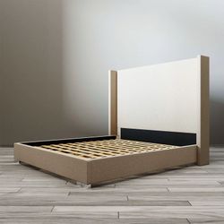 Queen bed frame / cama queen beige de tela