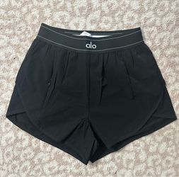 Alo MatchPointe Shorts $30 **READ DESCRIPTION**