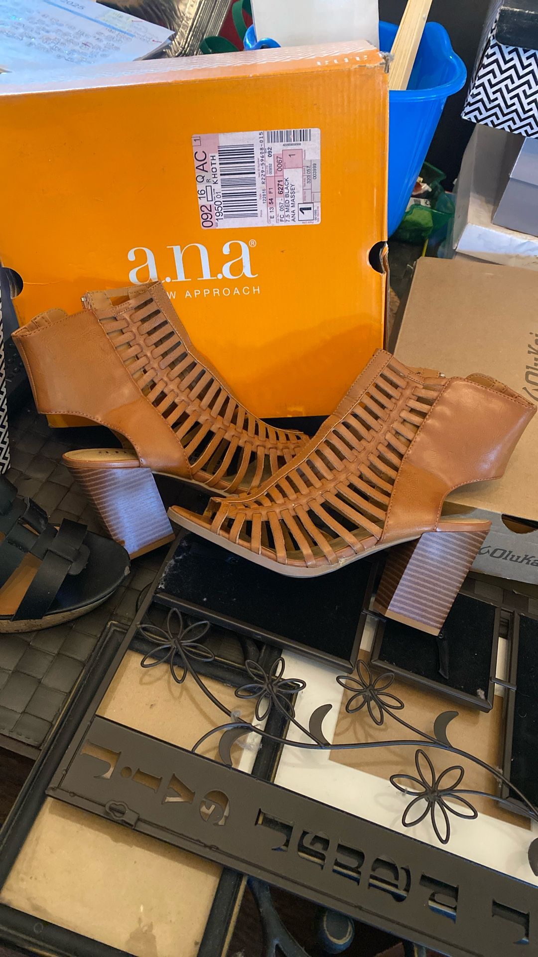 Michael Kors/ UGG/ City Classified shoes/Ana a New Approach