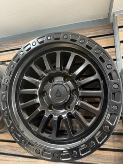 PAQUETES DE RINES Y LLANTAS 🔥 💪 ¡TAMBIÉN LEVANTAMOS TROCAS! 🚙🔥  ✅ TODAS LAS MEDIDAS DISPONIBLES: • 31” • 32” • 33” • 34” • 35” • 37” • 38” • 40”  