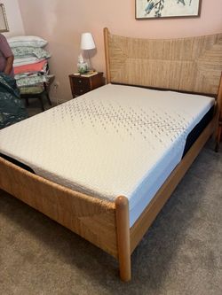 Like New Nectar Premier Memory Foam King Mattress