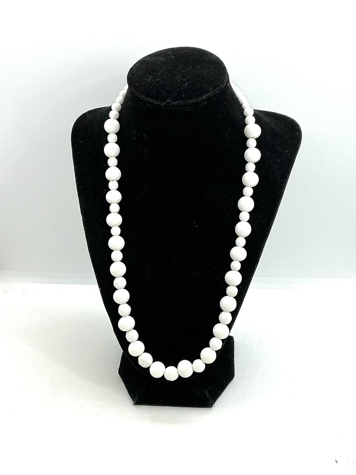 Japanese Antique Milk Glass Necklace 8237