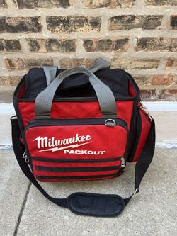 Milwaukee Pack Out Beg 17.5” X 11”