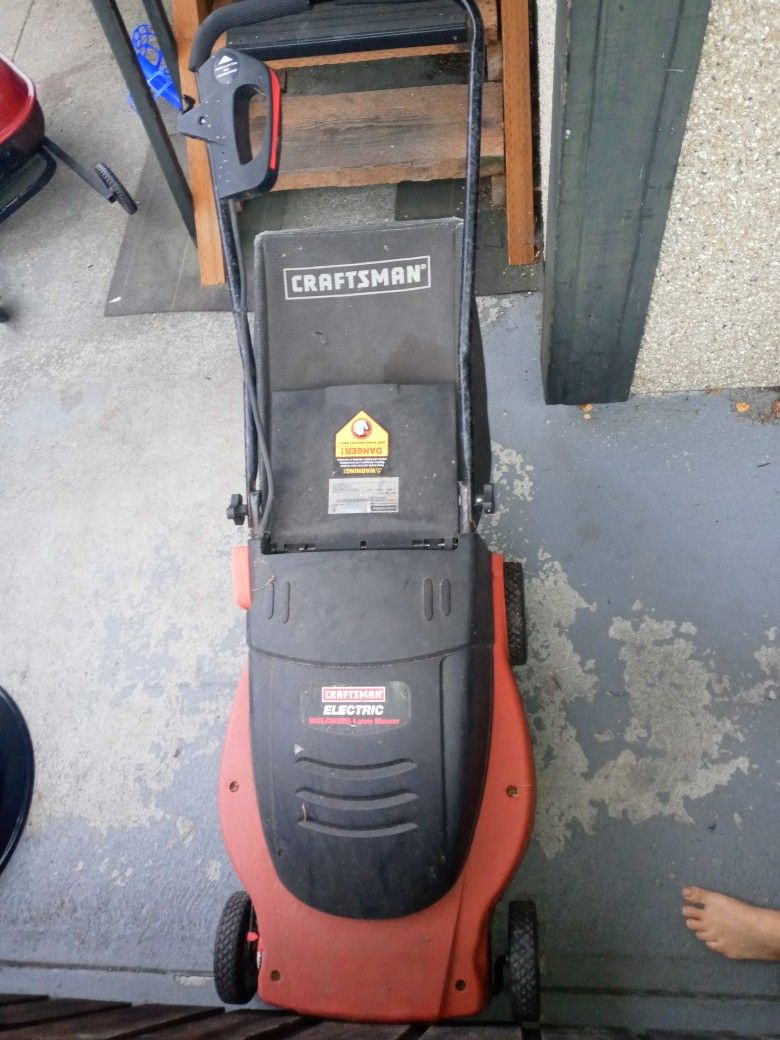 Electric Lawn Mower - Works Great