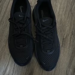 Nike Air Zoom all black size 11