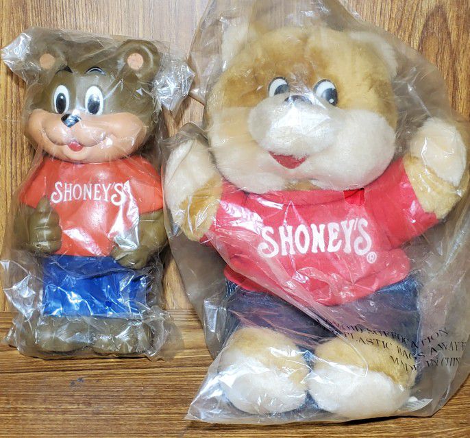 Shoney's Restaurant Shoney Bear set Hoodie Plush & Plastic Teddy Bears '93 & '94