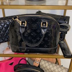 Purse !!!!! With Strap ! 