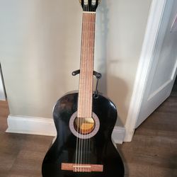 Lucero Classical Guitar