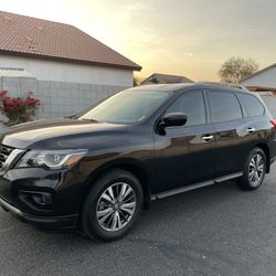 2017 Nissan Pathfinder SV
