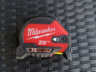 Milwaukee 25' led light measuring tape