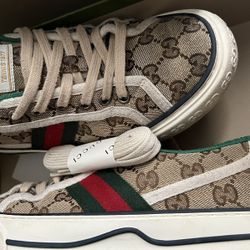 Gucci tennis Shoes woman 