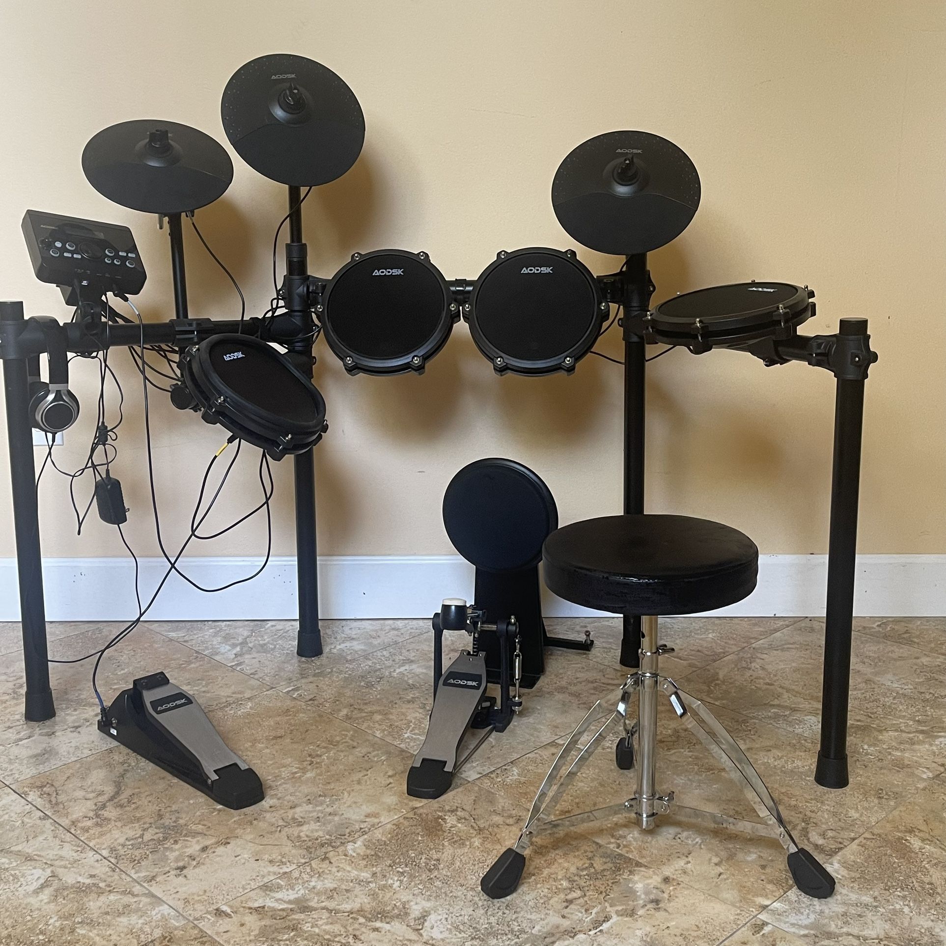 AODSK Electric Drum Set, Silent Mesh, with Heavy Duty Pedals.
