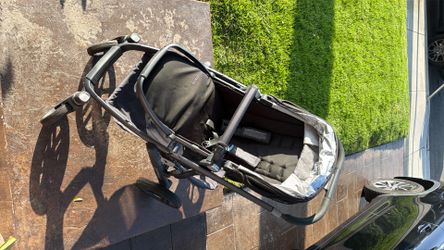 Uppababy Vista with bassinet, piggyback, infant carrier adapter