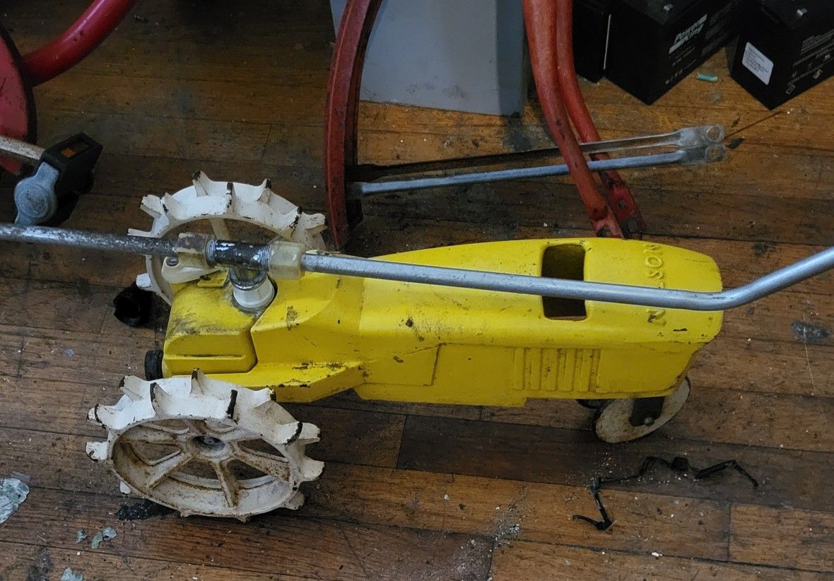 Vintage all Yard sprinkler