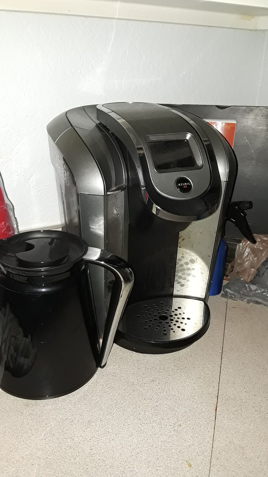 Keurig coffee maker 2.0 with carafe