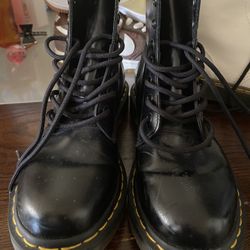dr marten women’s combat boot